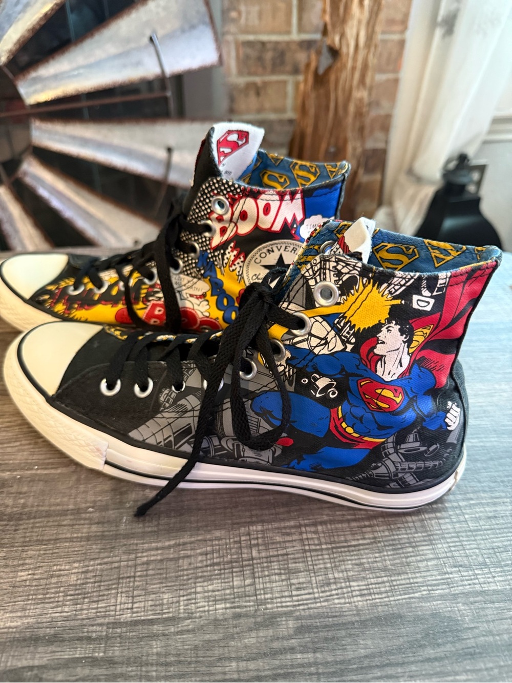 Converse DC Comics Superman Chuck Taylor High Top Sneakers 2011 Men 7 Women 8.5